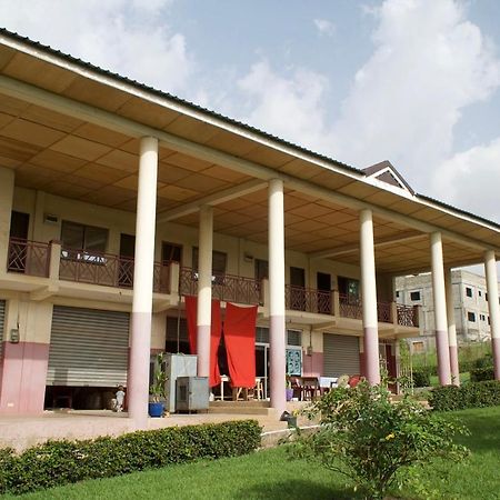 Sign Of Silence Hostel Kumasi Luaran gambar