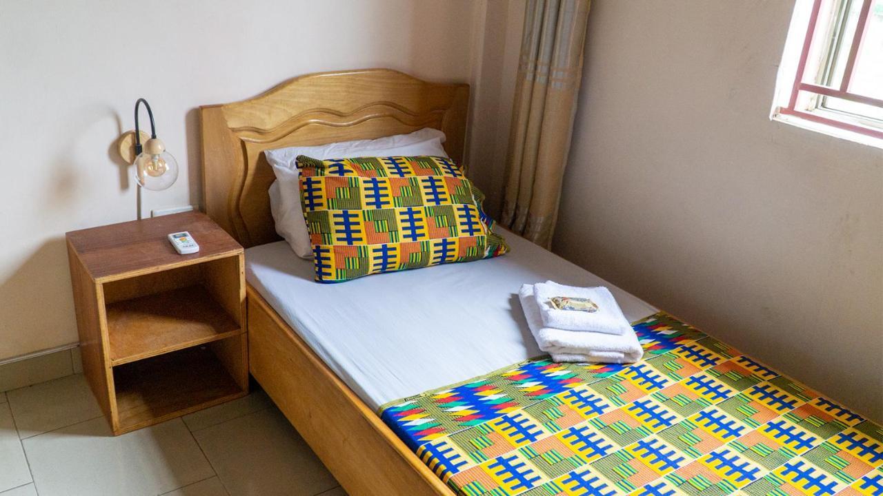 Sign Of Silence Hostel Kumasi Luaran gambar